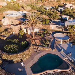 Casa vacanze Dammusi Uliveto, Scauri (Sicily)